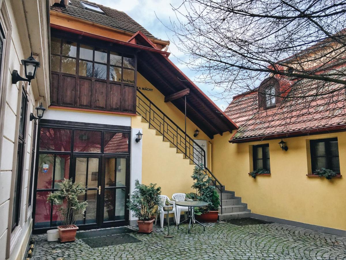 Vinarna Vikarka Hotel Litomerice Exterior photo