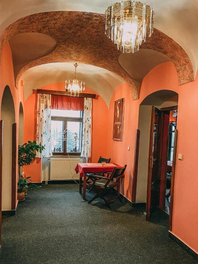 Vinarna Vikarka Hotel Litomerice Exterior photo